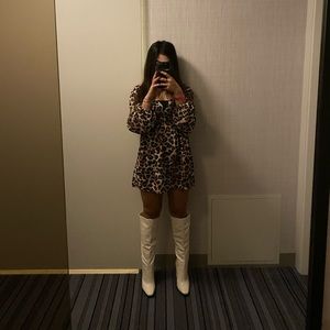 WHITE KNEE HIGH BOOTS